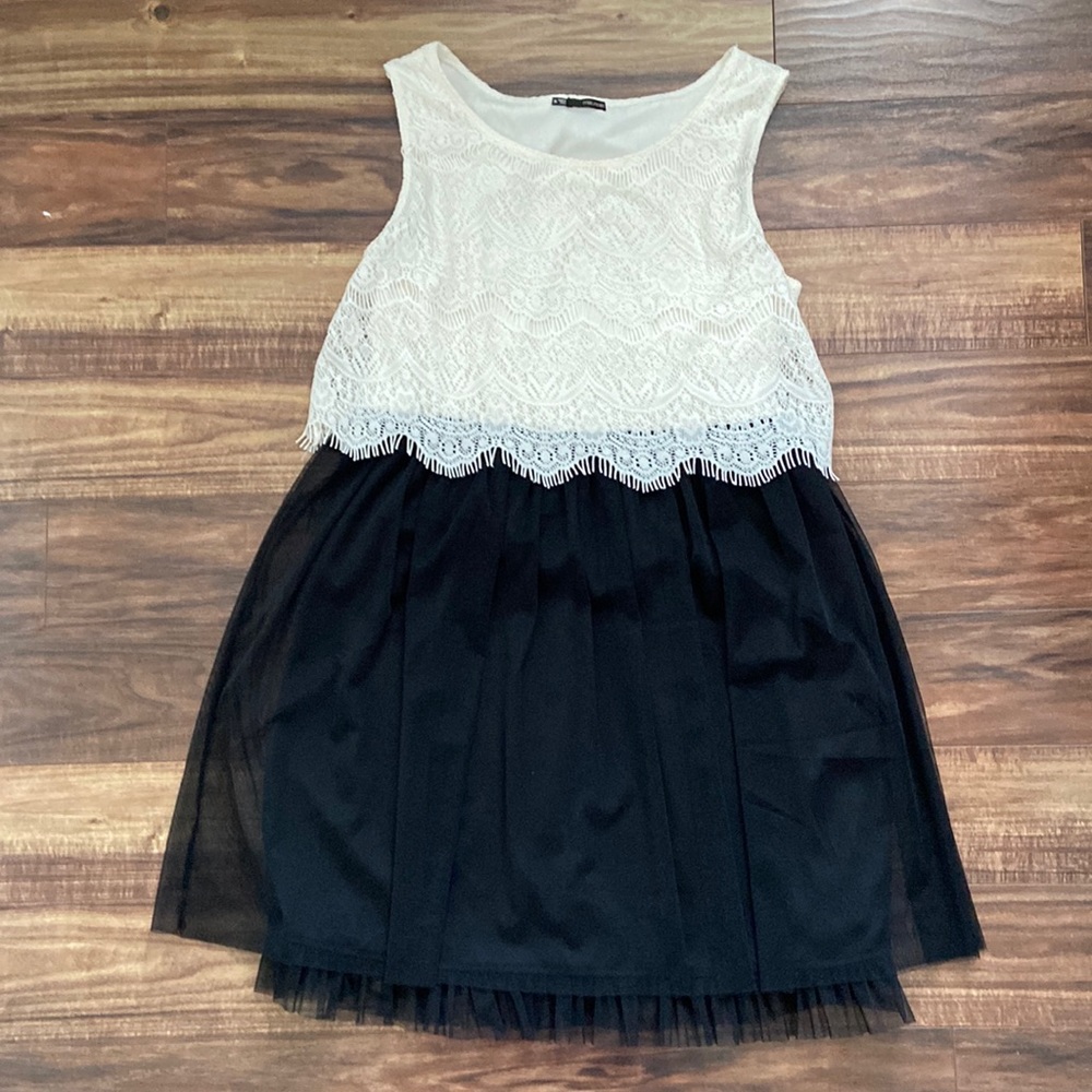Sleeveless Lace & Tulle Dress